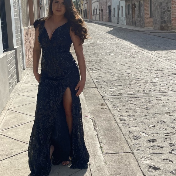 Black sequin dress - Picture 2 of 2